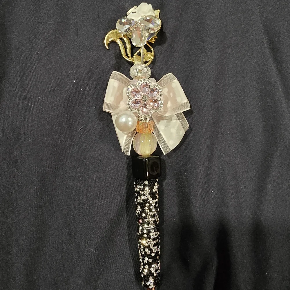 Elegant Cat-Themed Pen with Bow and Beads